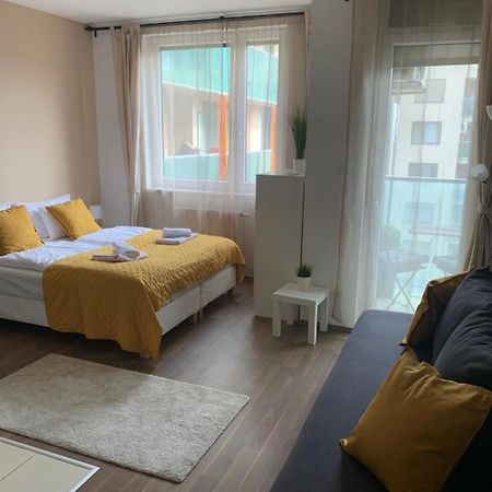 Corvin Sun Downtown Apartment Budapest Exterior foto