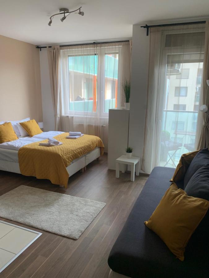 Corvin Sun Downtown Apartment Budapest Exterior foto
